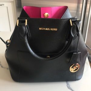 Michael Kors convertible bucket crossbody purse